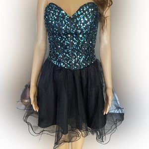 Black Sleeveless Blue Sequins Embellished Fit & Flare Dress Size 9/10